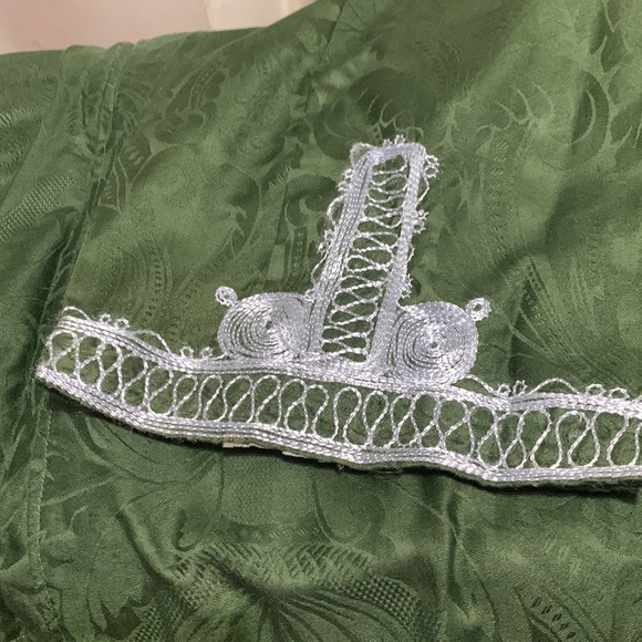 Dashiki Hand-Made Suit - 2 piece long sleeve pullover and pants - Picture 2 of 10